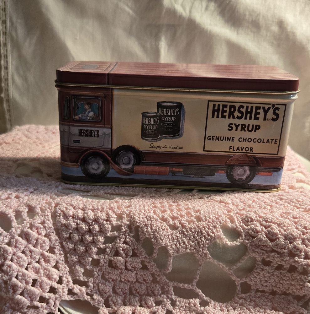 Hershey's Syrup Bus Tin
